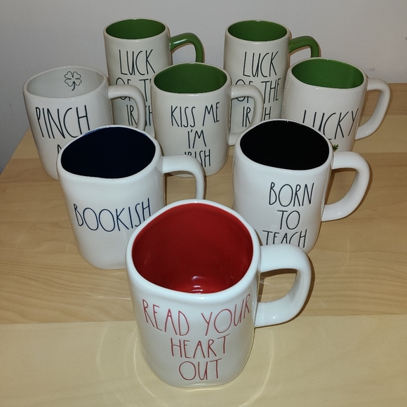 🇺🇸 Rae Dunn Read your heart out mug - Picture 2 of 2